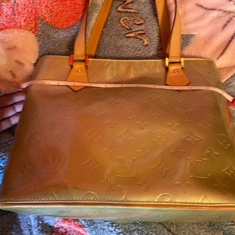 Authentic Louis Vuitton Houston vernis LV Purse - Picture 10 of 16